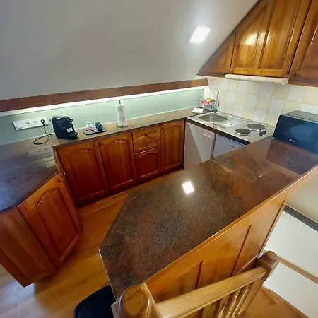 In - Nordtransdanubien 51944 Apartamento