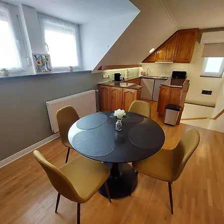 In - Nordtransdanubien 51944 Apartamento *